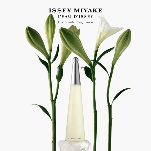 Issey Miyake L'Eau d'Issey Gift Set Eau de Toilette 100ml And Moisturising Body Lotion 50ml Eau de Toilette Travel Spray 10ml